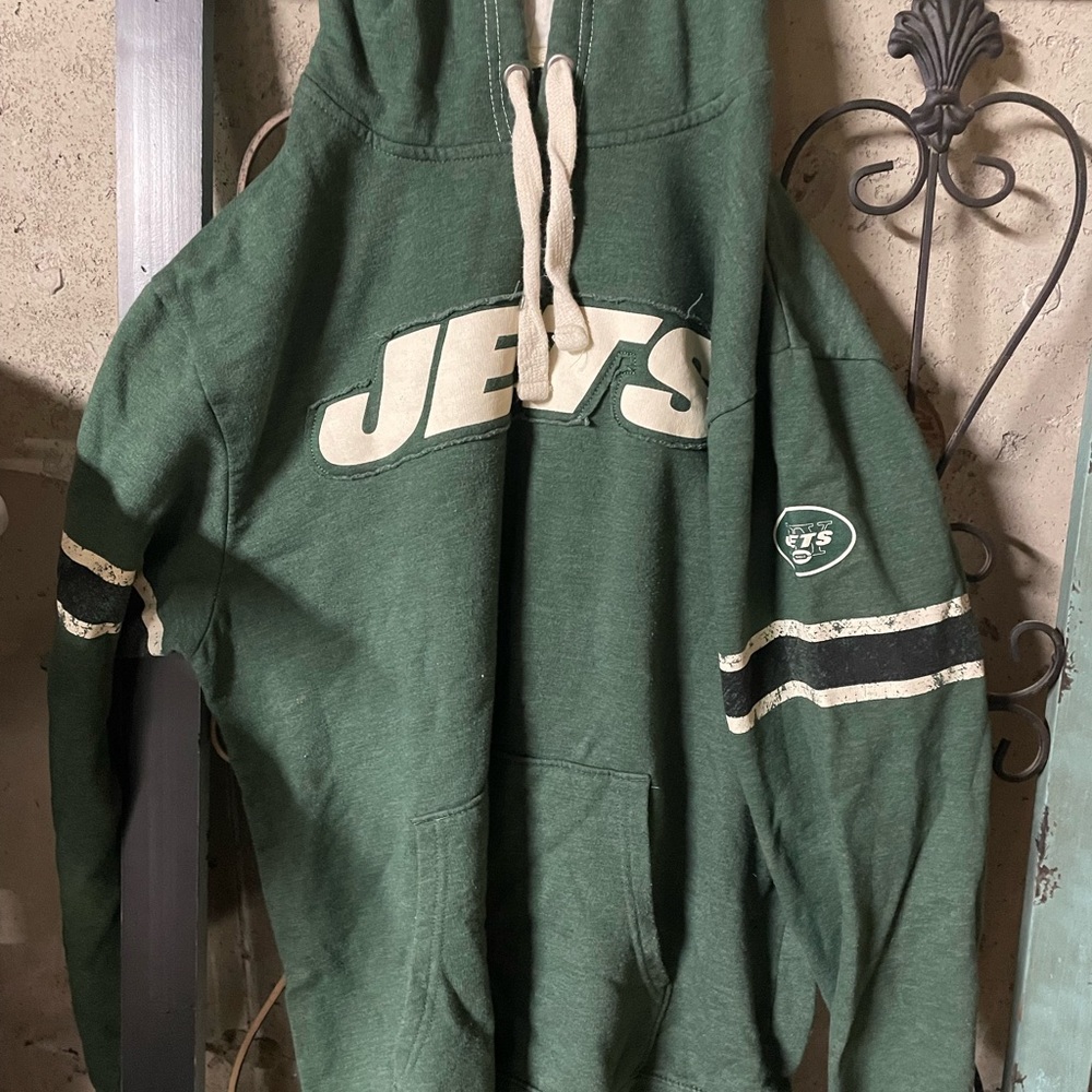 size medium women’s JETS sweatshirt